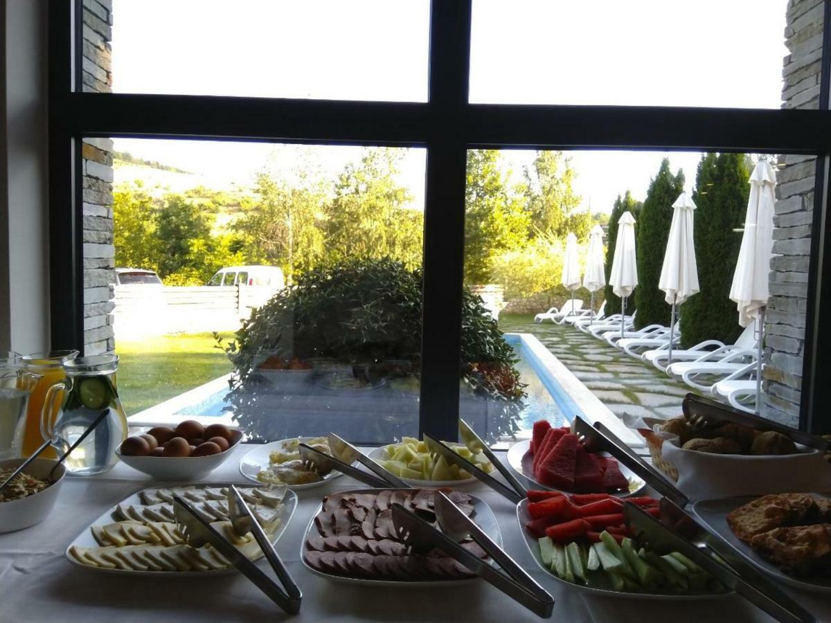 Family Hotel Friends Villa Enchets Ngoại thất bức ảnh