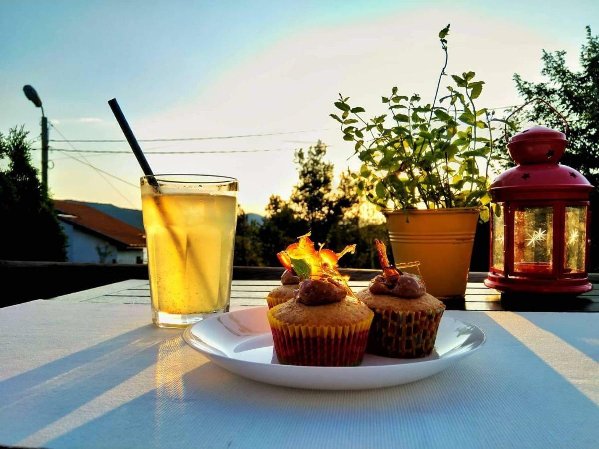 Family Hotel Friends Villa Enchets Ngoại thất bức ảnh